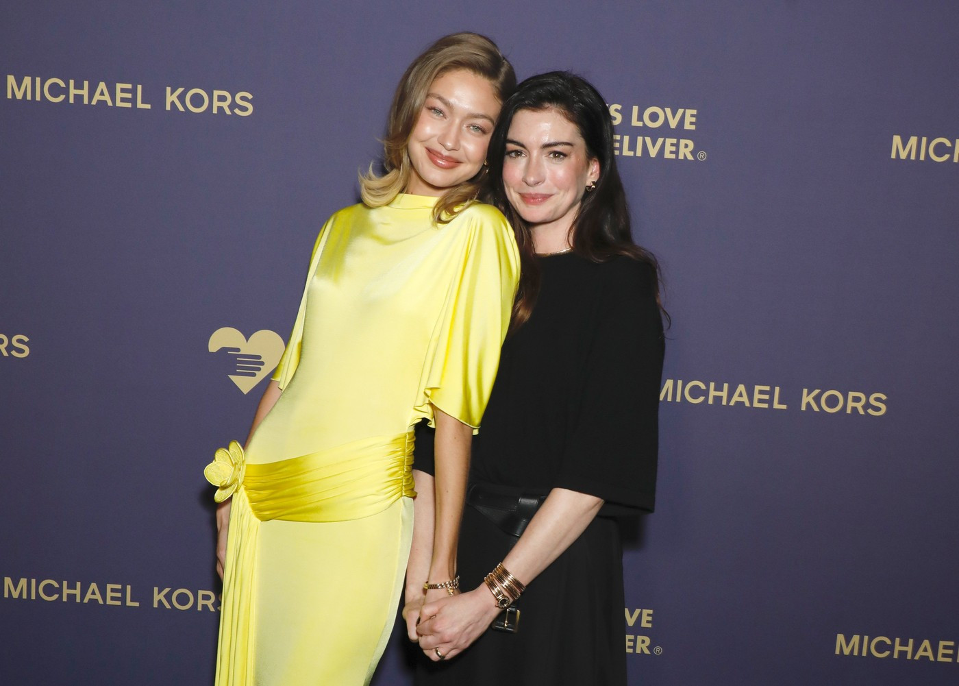 Gigi Hadid, apariție plină de eleganță la Golden Heart Awards 2025. Ce ținută a purtat | GALERIE FOTO