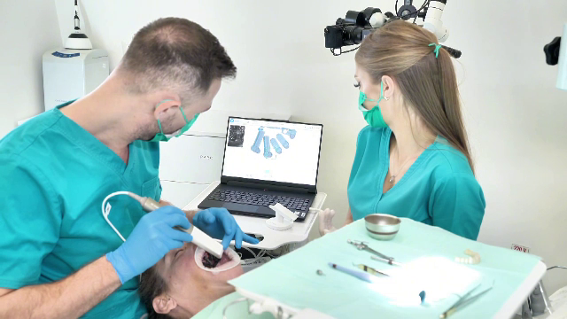 Inteligența artificială revoluționează stomatologia. Implanturile viitoare vor fi precise și fără tensiune