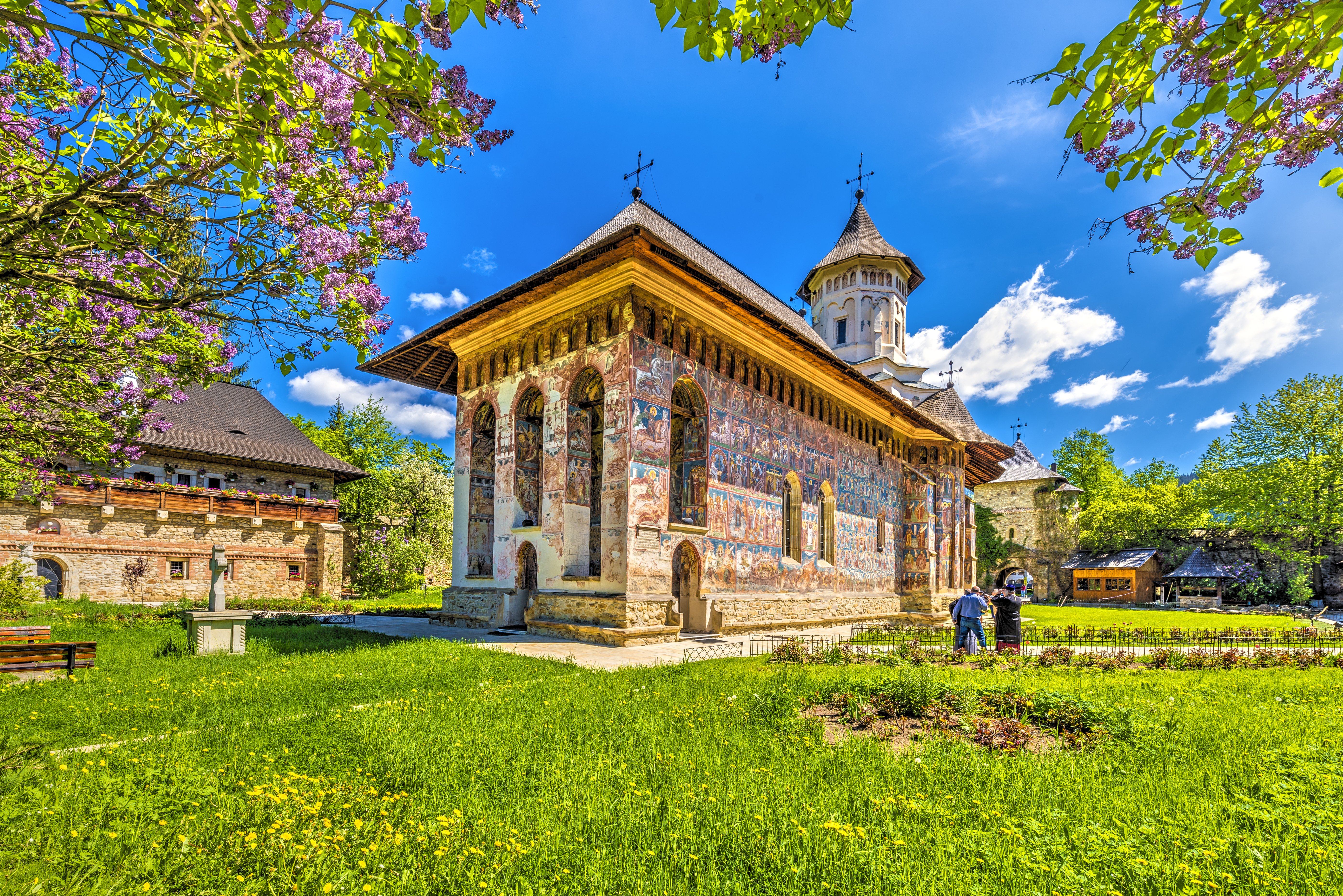 Mănăstirea Moldovița, frumusețea Bucovinei. Istoric, cum ajungi și obiective turistice în zonă