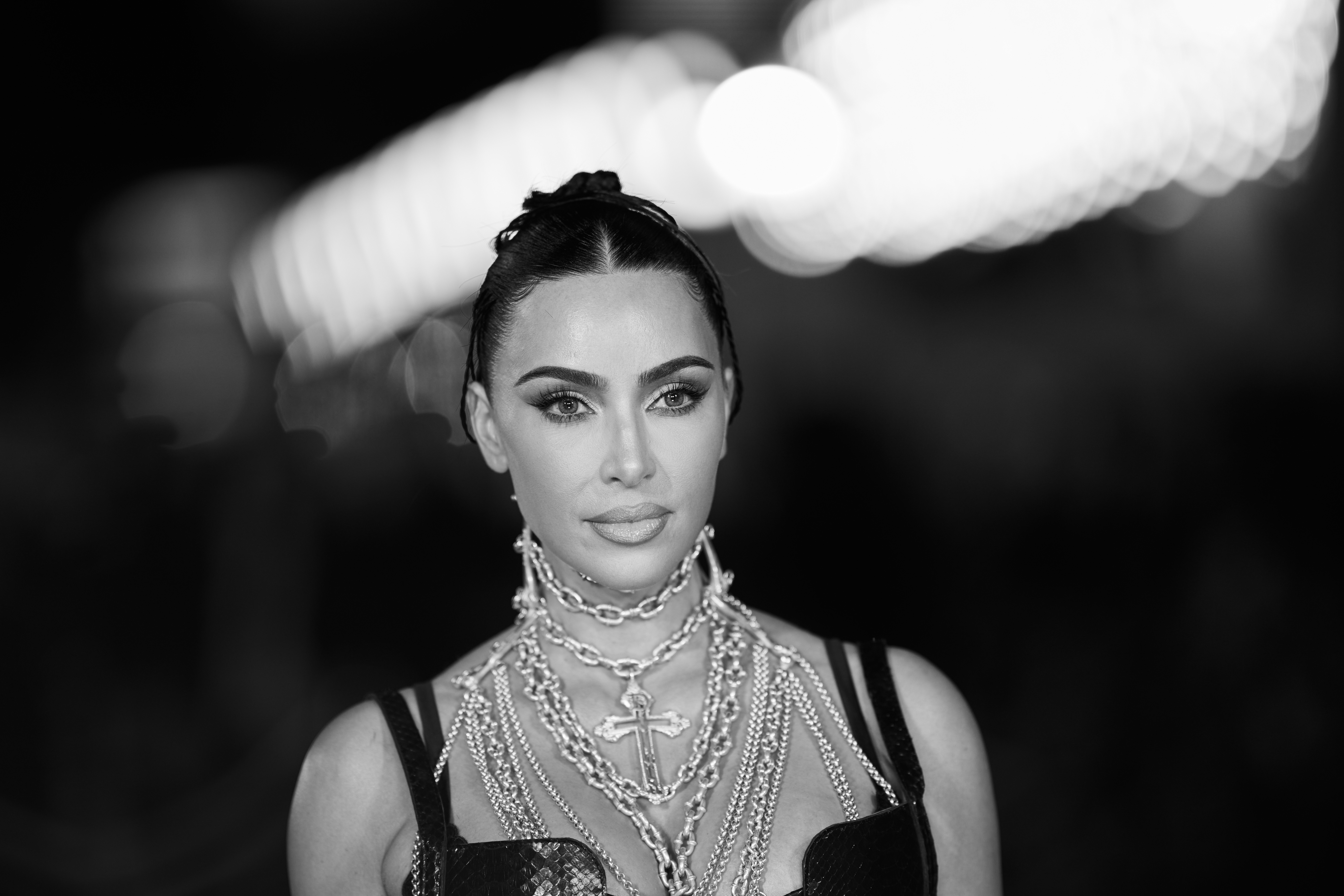 Kim Kardashian, care vrea să devină avocată, acuză ChatGPT că a determinat-o să pice examenele. „Mă enervez şi ţip la el”