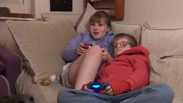 Unui băiețel de șapte ani din Marea Britanie i-a fost reconstruit maxilarul din propriile coaste. Operația a durat șapte ore