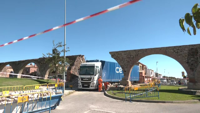 Cum a reușit un șofer român de TIR să distrugă o parte a unui monument vechi de aproape 250 de ani din sudul Spaniei