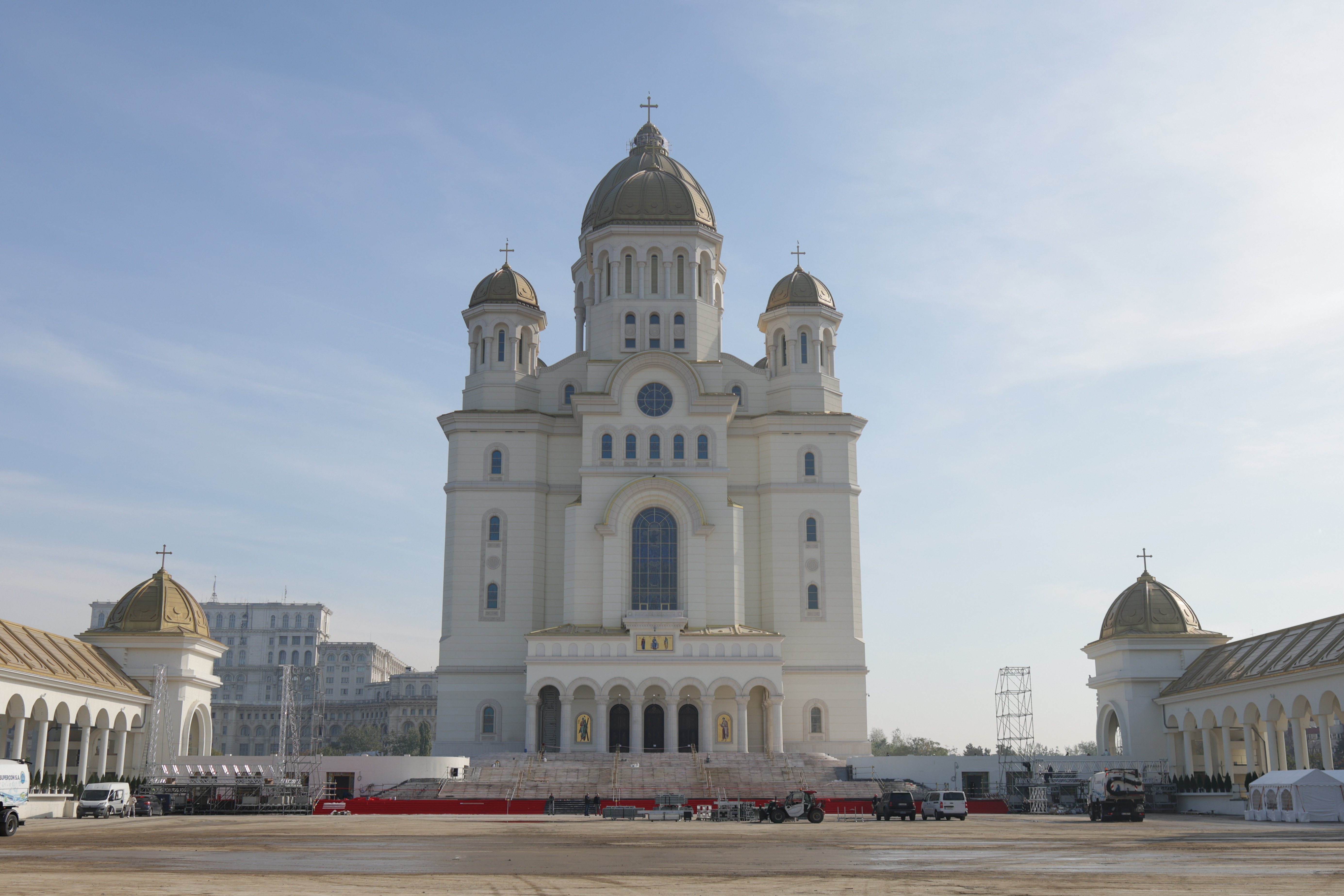 Programul de închinare prin Sfântul Altar la Catedrala Naţională a fost prelungit până în 5 noiembrie