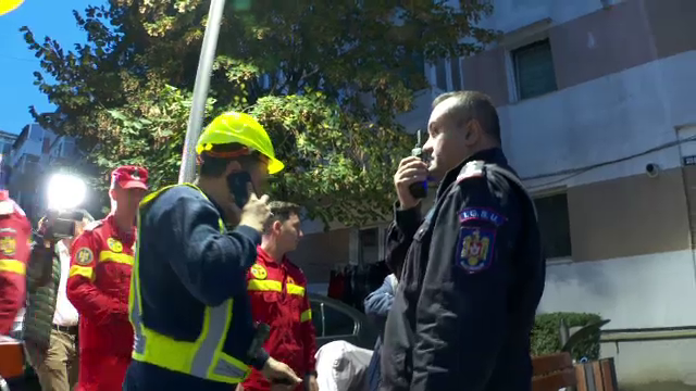 Mii de oameni din Mioveni au fost evacuați din case din cauza mirosului puternic de gaz. Jumătate din oraș, fără alimentare