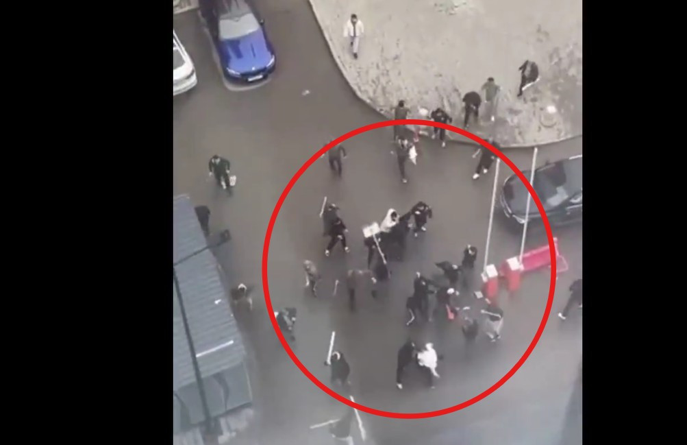 VIDEO. Lupte de stradă într-o zonă rezidențială din Moscova, cu bâte și lopeți. Zeci de persoane au fost reținute de poliție