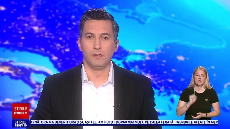 Un șofer a fost decapitat după ce a intrat pe contrasens și s-a izbit de un tractor în Tulcea. Pasagerul a fost dus la spital