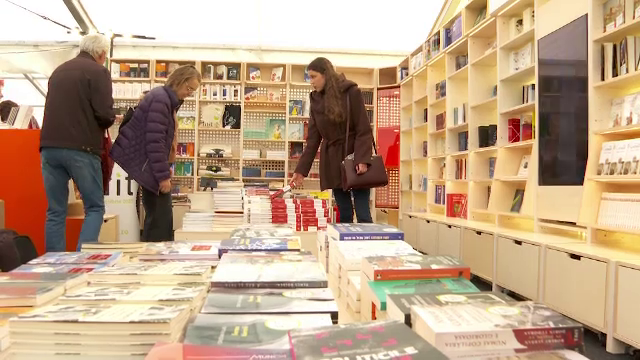 FILIT, un ”fenomen unic în țară”. ”Tinerii sunt pe telefoane. Și ceea ce fac cărțile e că te scot de acolo”