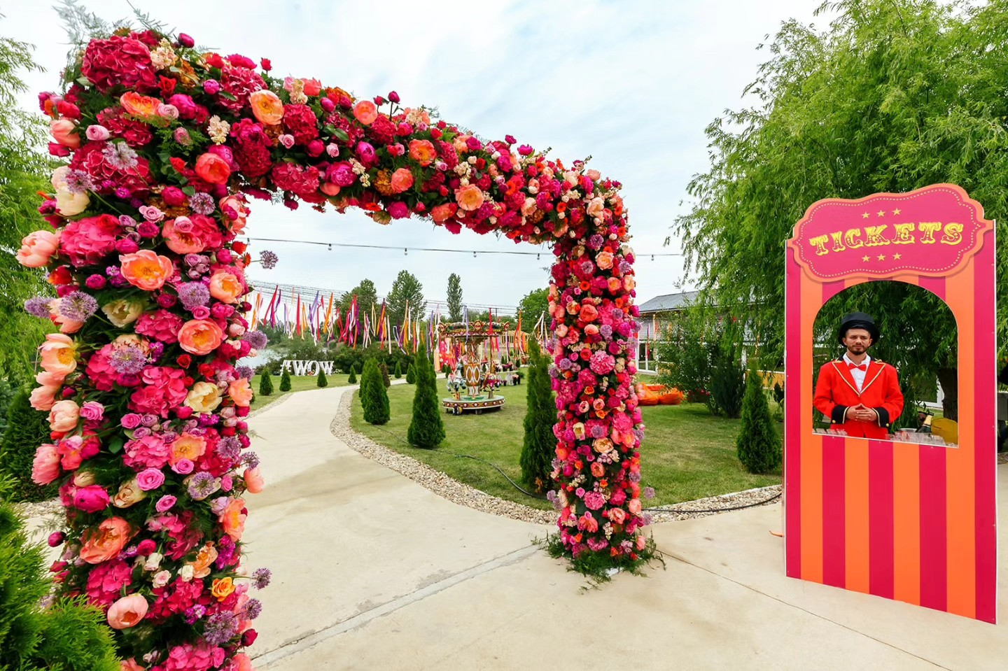 (P) Botez în aer liber la WOW Hambar: rafinament și emoție în fiecare detaliu