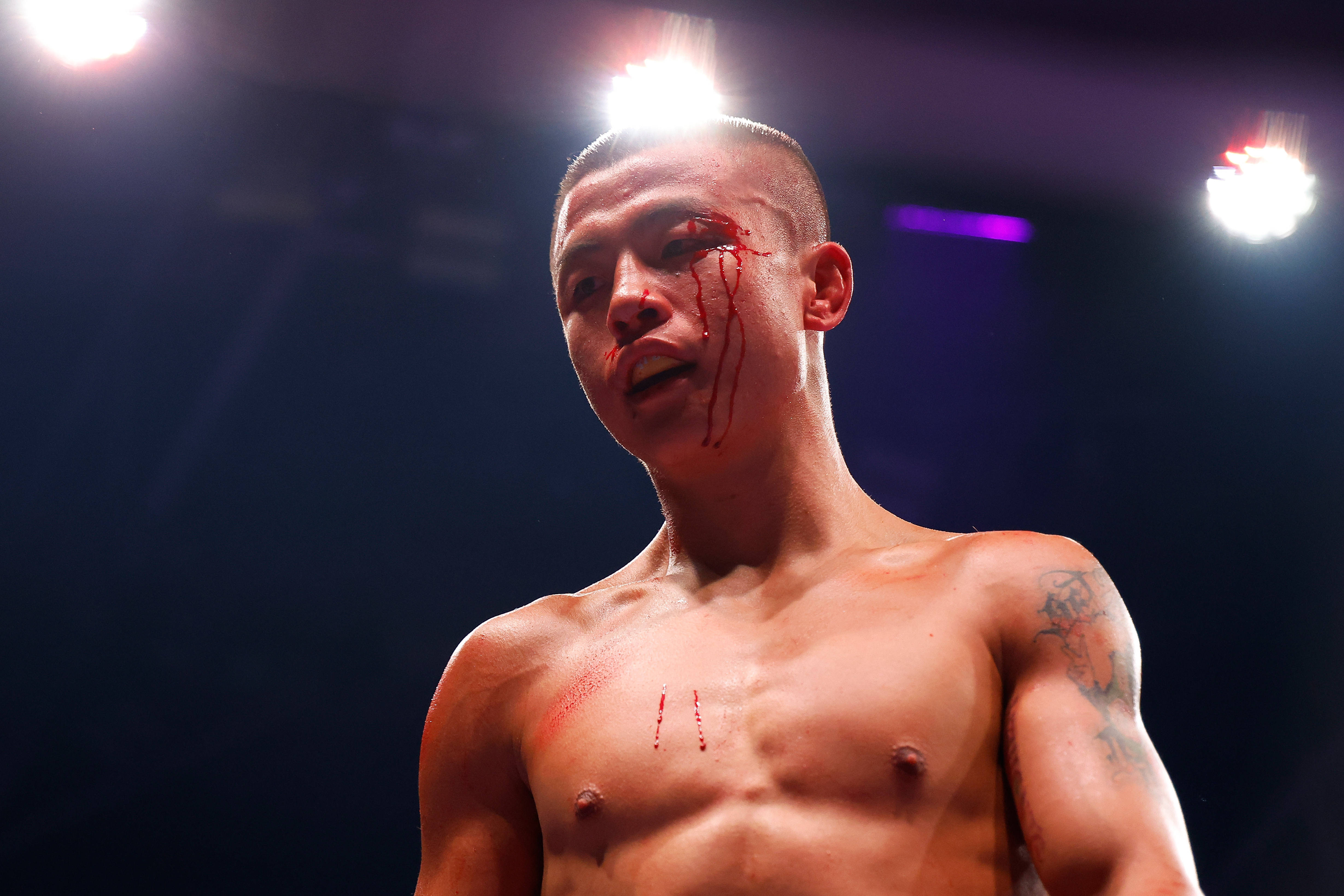 Un campion la box a divorțat de soție pentru că nu a reușit să o protejeze într-un atac. De ce îl oprise femeia să se bată