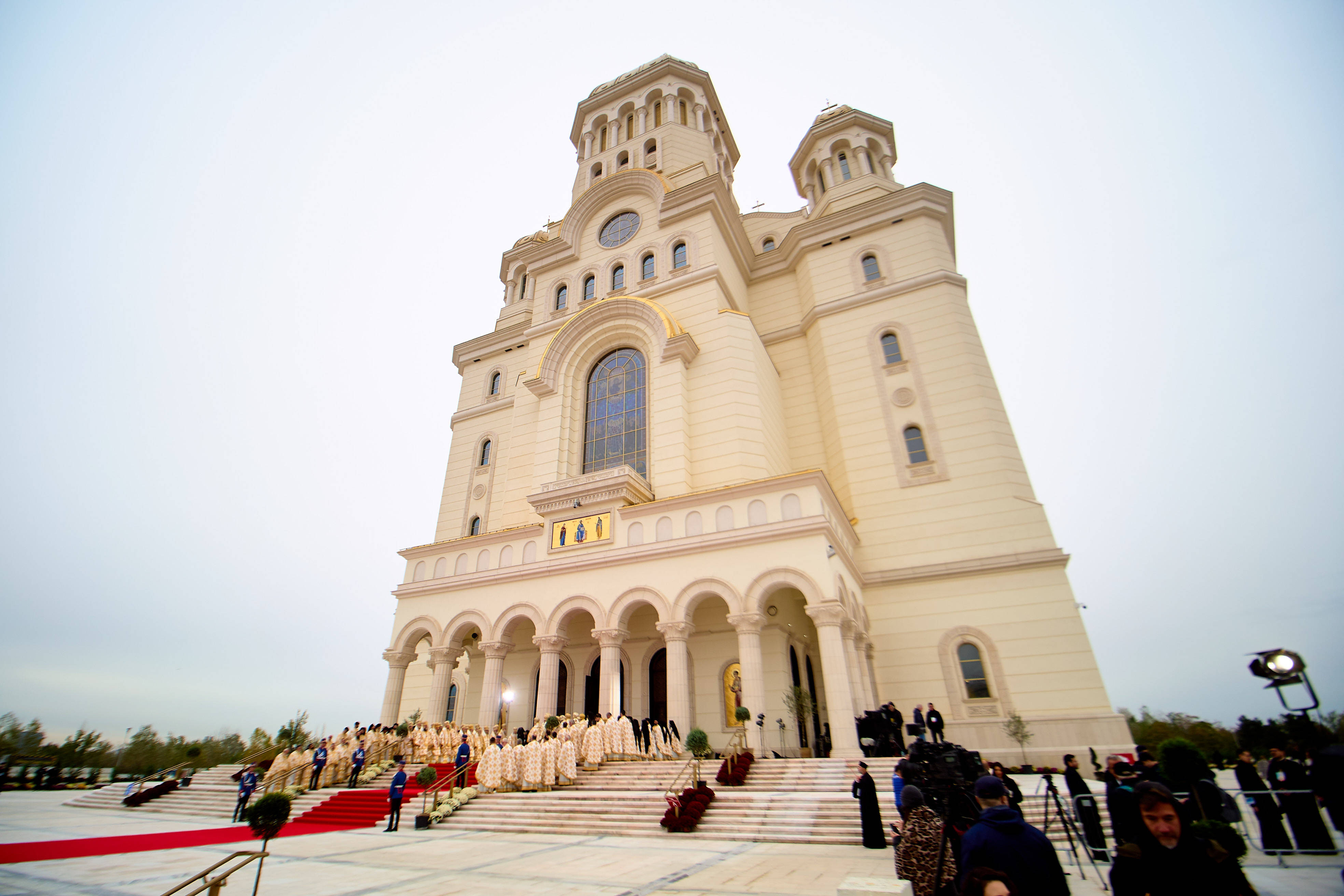 Slujbe în interiorul Catedralei Naţionale, de Sfântul Andrei şi de Ziua Naţională. Program de vizitare