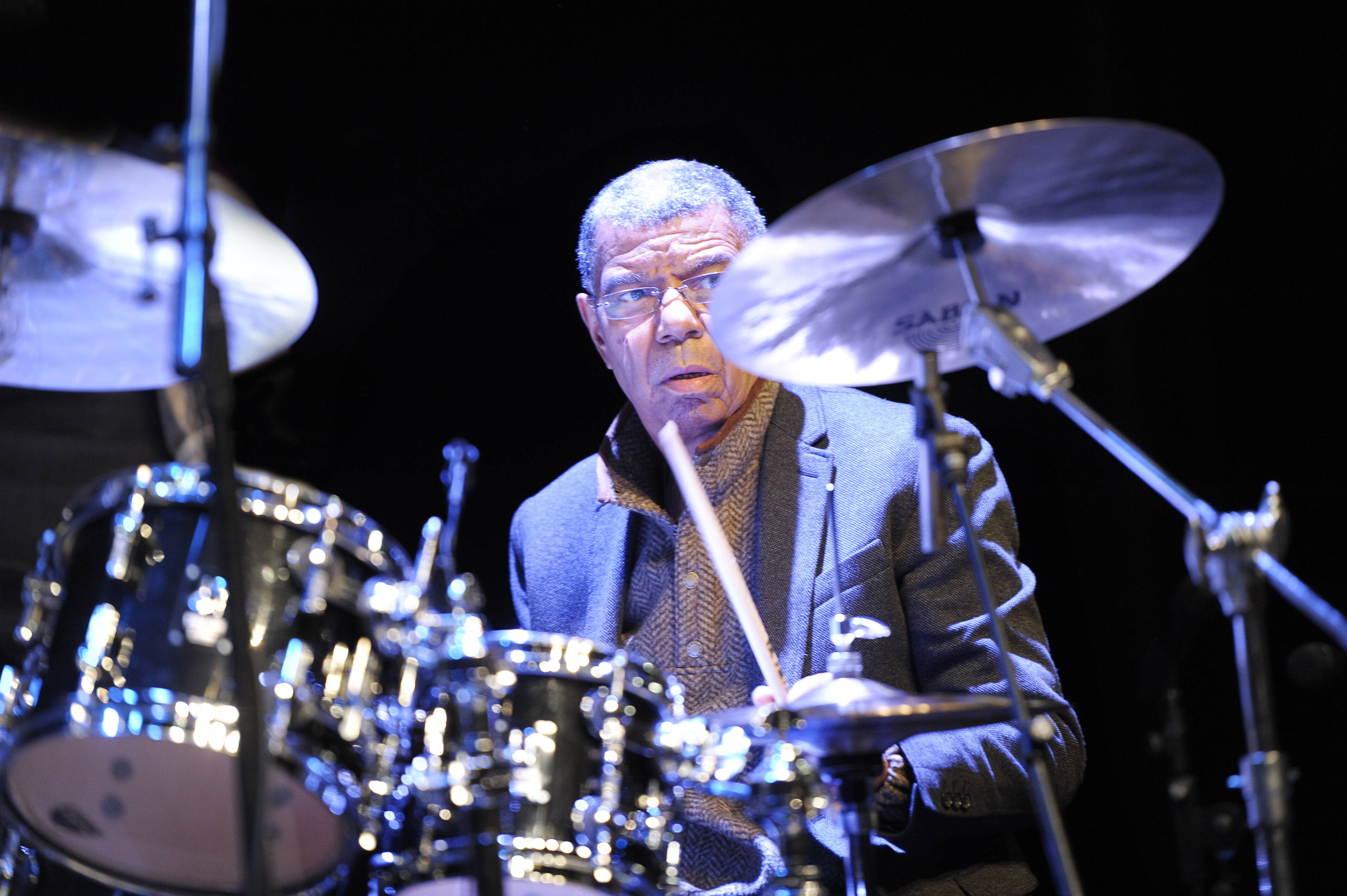 A murit Jack DeJohnette, legendarul toboşar american de jazz. A fost unul dintre cei mai importanţi artiști din generația sa
