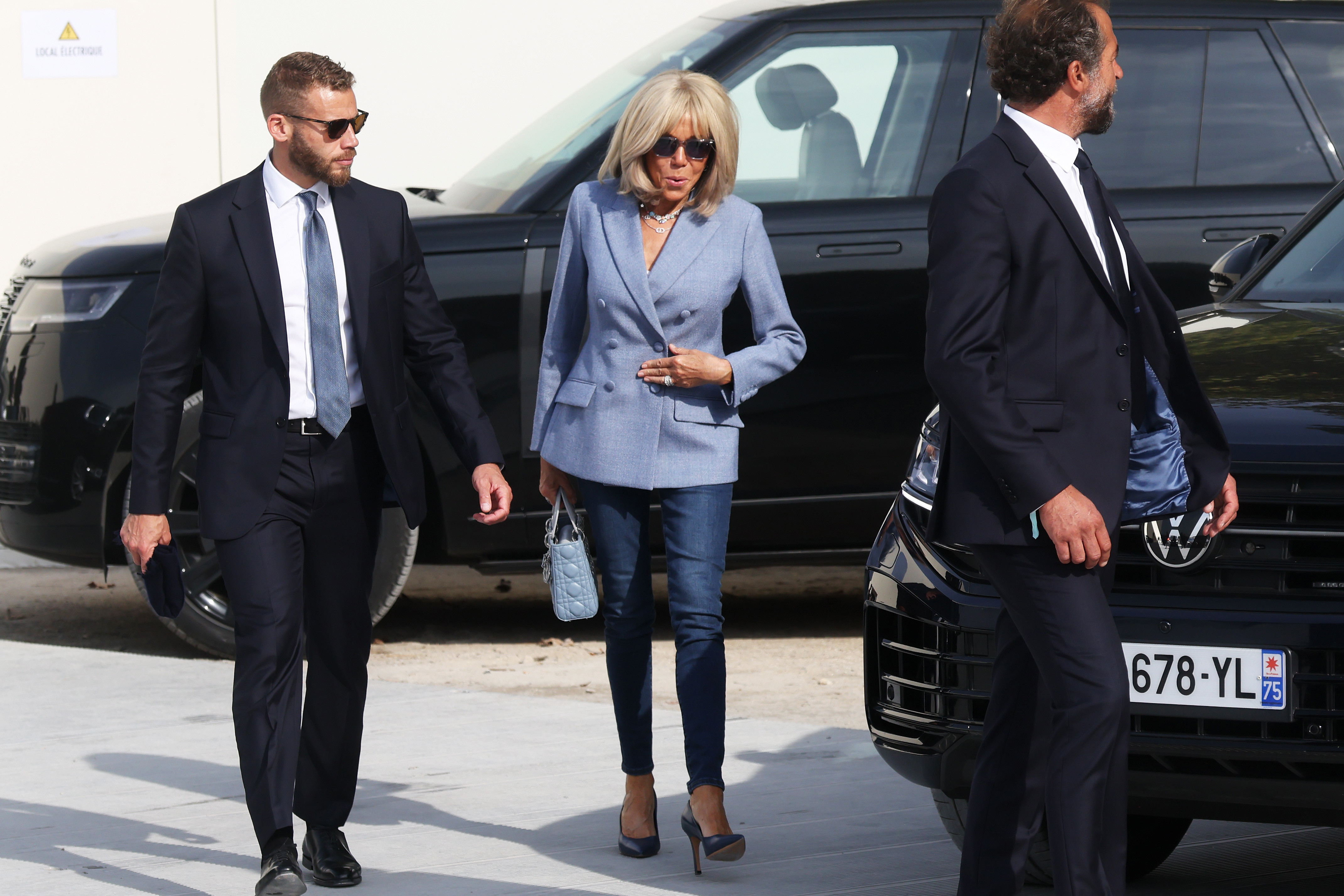 Zece persoane, judecate la Paris pentru hărţuirea online a lui Brigitte Macron. Ce riscă acuzații