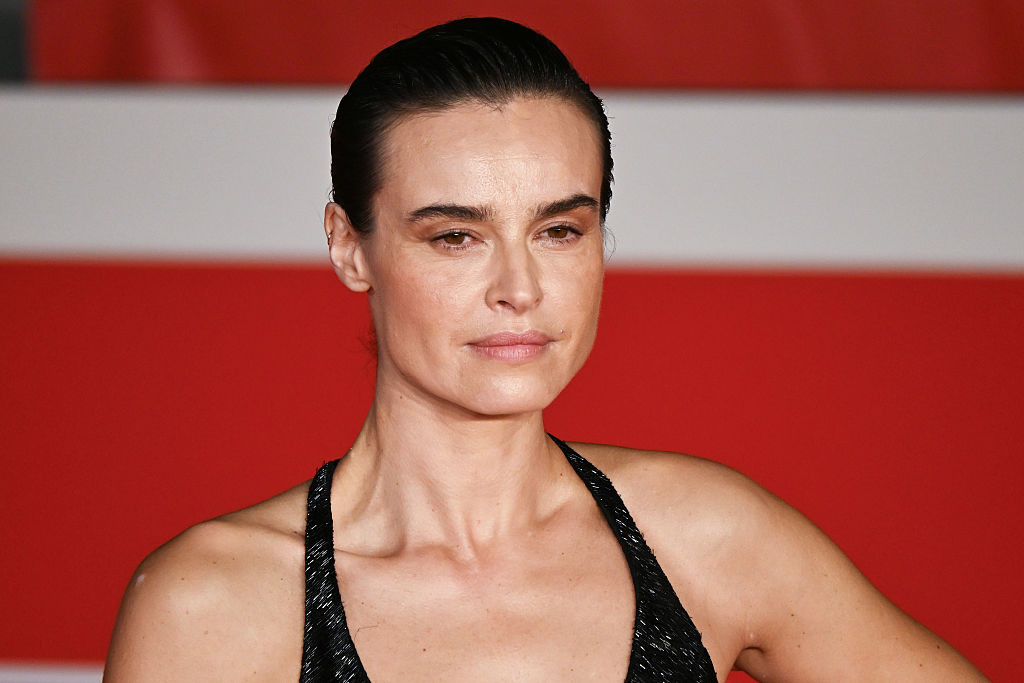 Regizorul Mel Gibson este criticat pentru alegerea unei actrițe pro-avort în rolul Fecioarei Maria