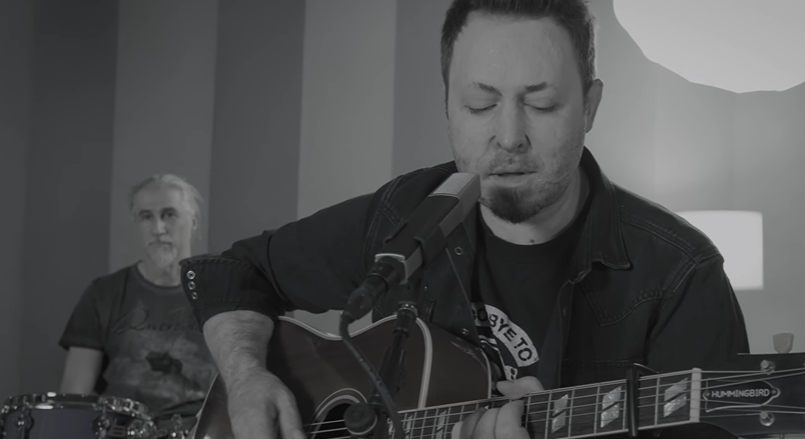 VIDEO. Prima apariție publică a solistului formației Goodbye To Gravity, Andrei Găluț, la 10 ani de la tragedia din Colectiv