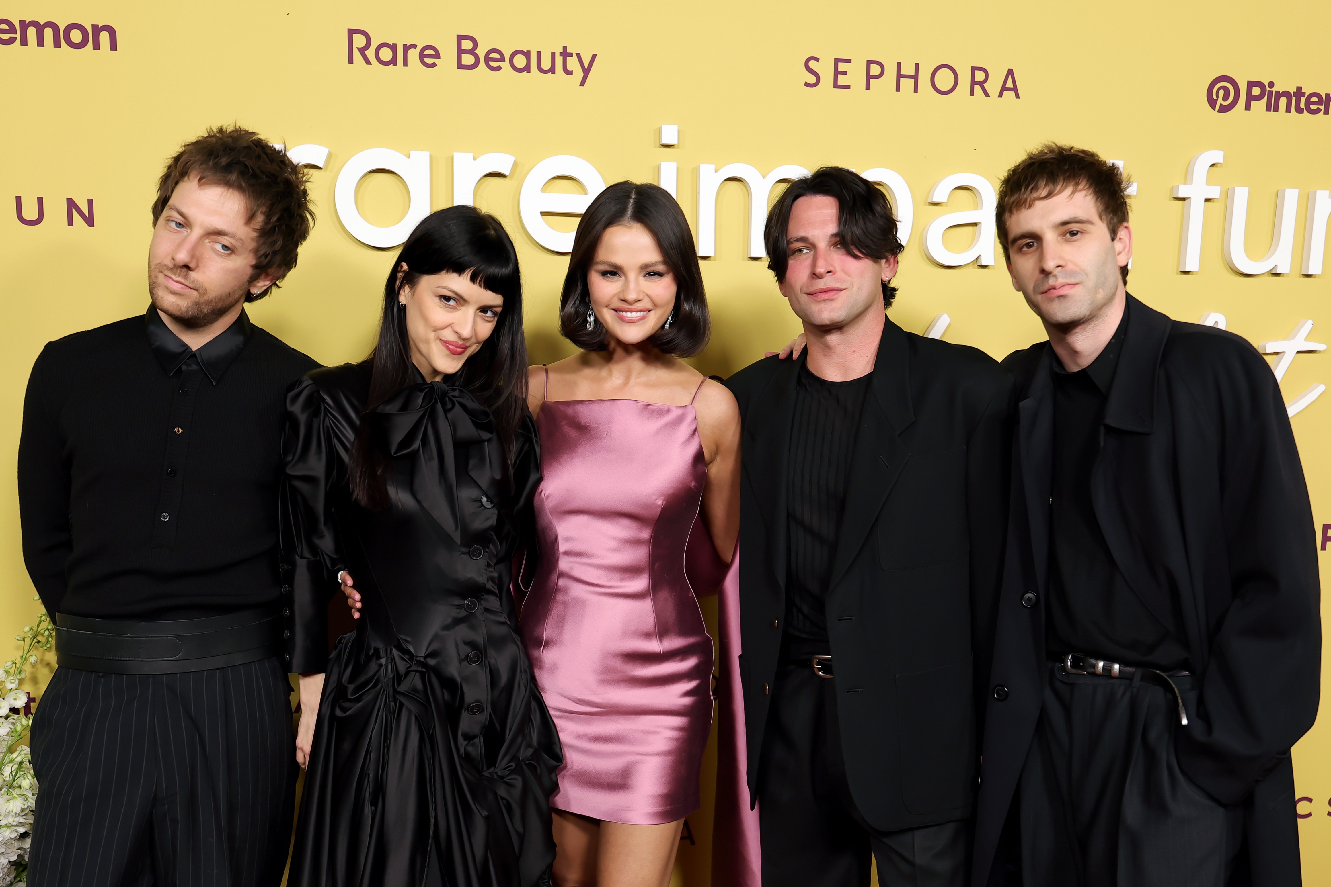 Selena Gomez, apariție spectaculoasă pe covorul roșu. Cu ce ținută a atras toate privirile. GALERIE FOTO