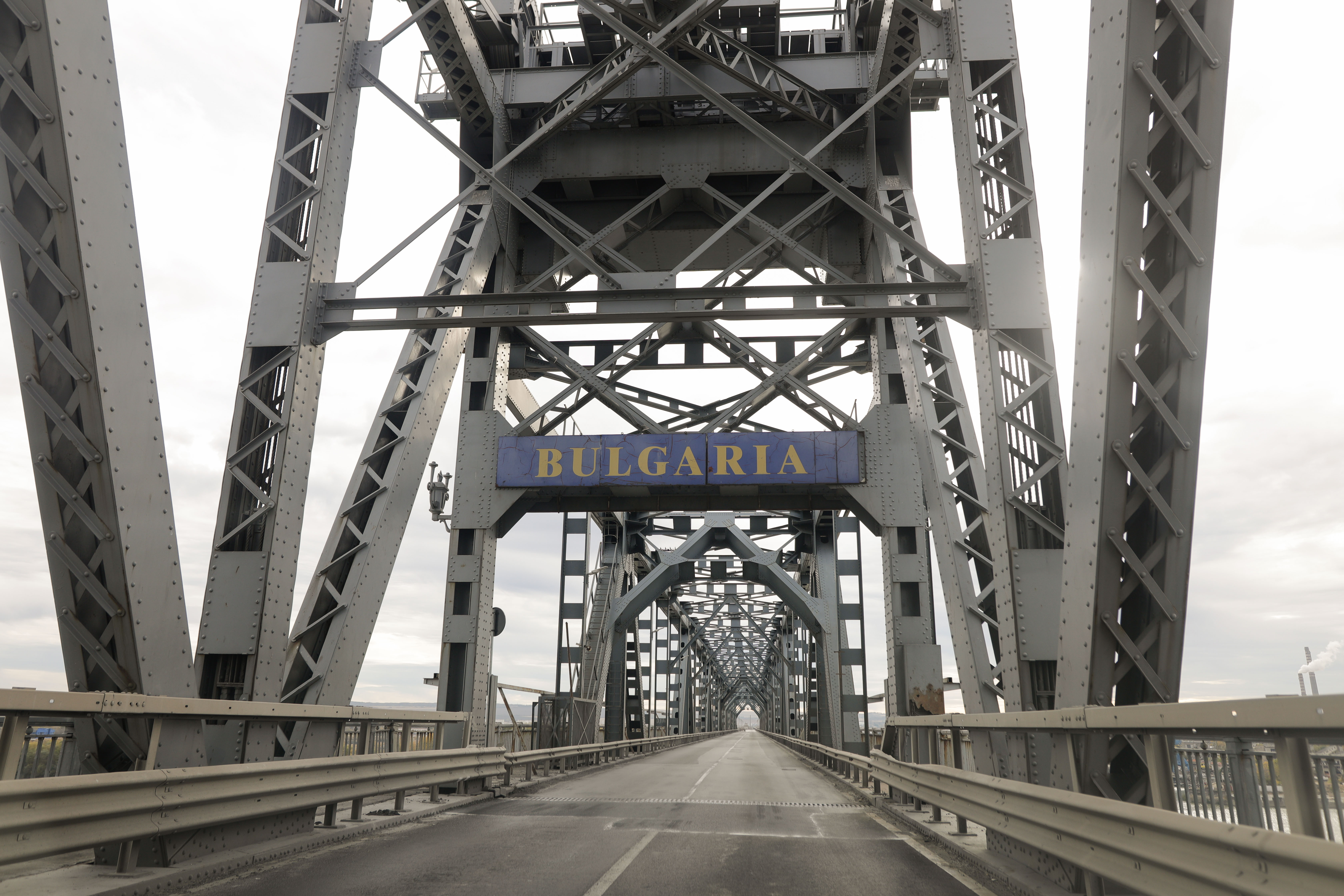 Avertizare de călătorie emisă de MAE. Circulaţia se deschide pe ambele sensuri ale Podului Prieteniei Ruse-Giurgiu