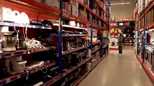 Magazinele au maximum 30 de zile pentru a înlocui produsele defecte. Comercianții riscă amenzi uriașe