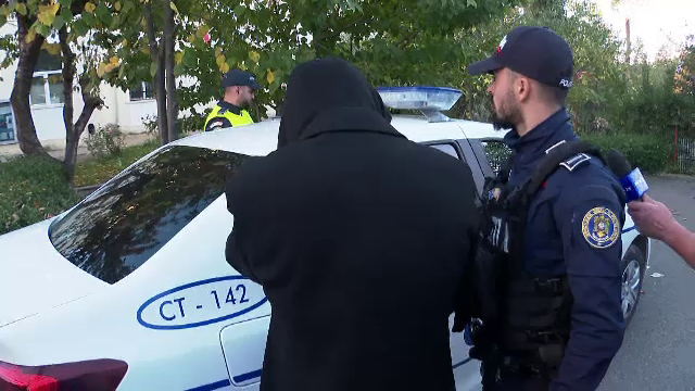 Un preot din Constanța a fost încătușat de polițiști după un incident în trafic. „A dat cu pumnii în mașină”