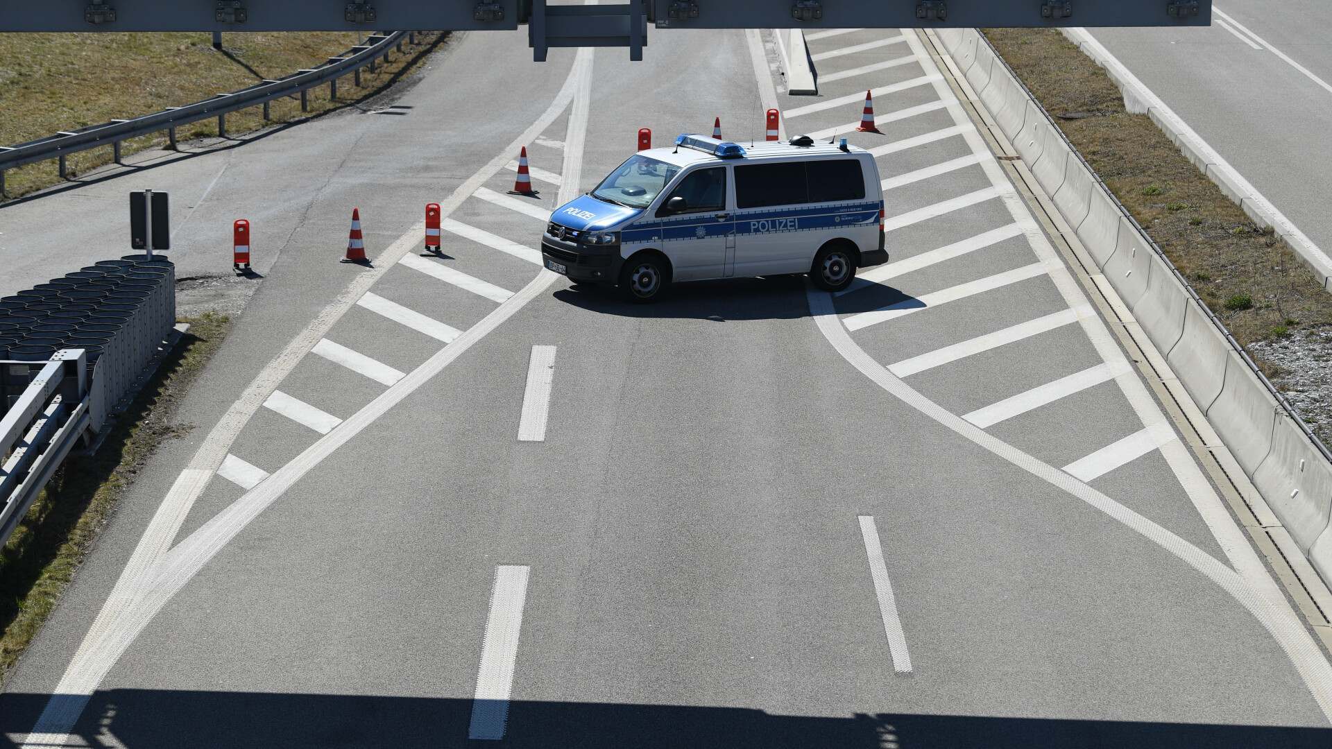 Cum a fost oprit un șofer care circula pe contrasens pe autostradă de polițiștii din Germania