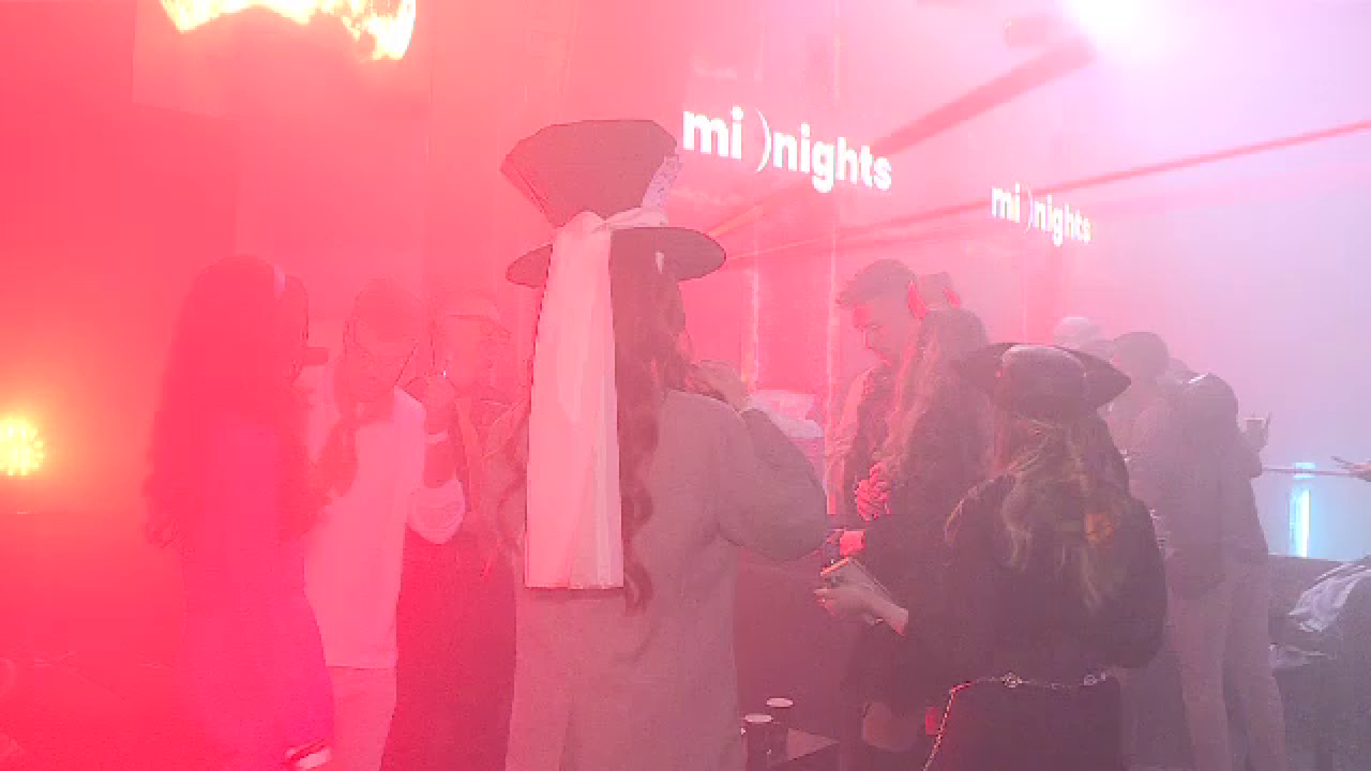 Halloween-ul a provocat haos în mai multe orașe din țară. Mulți tineri au ajuns la spital din cauza violențelor și alcoolului