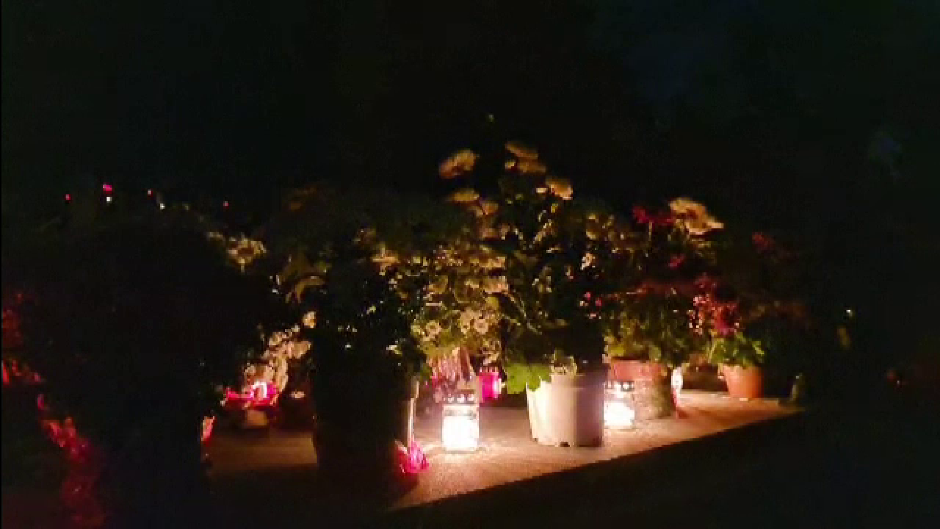 Semnificația sărbătorii „Luminația”, importată și de creștinii ortodocși din Transilvania. Se deschid porțile