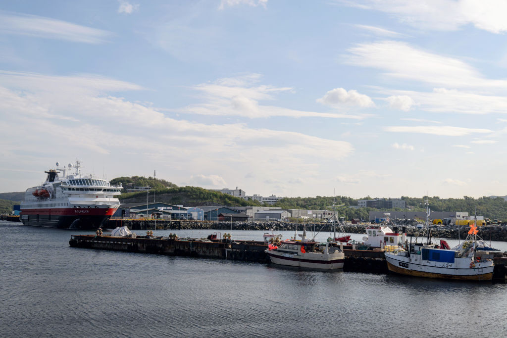 China deschide un nou drum maritim spre Europa. Ruta Arctică promite viteză, dar ridică temeri ecologice