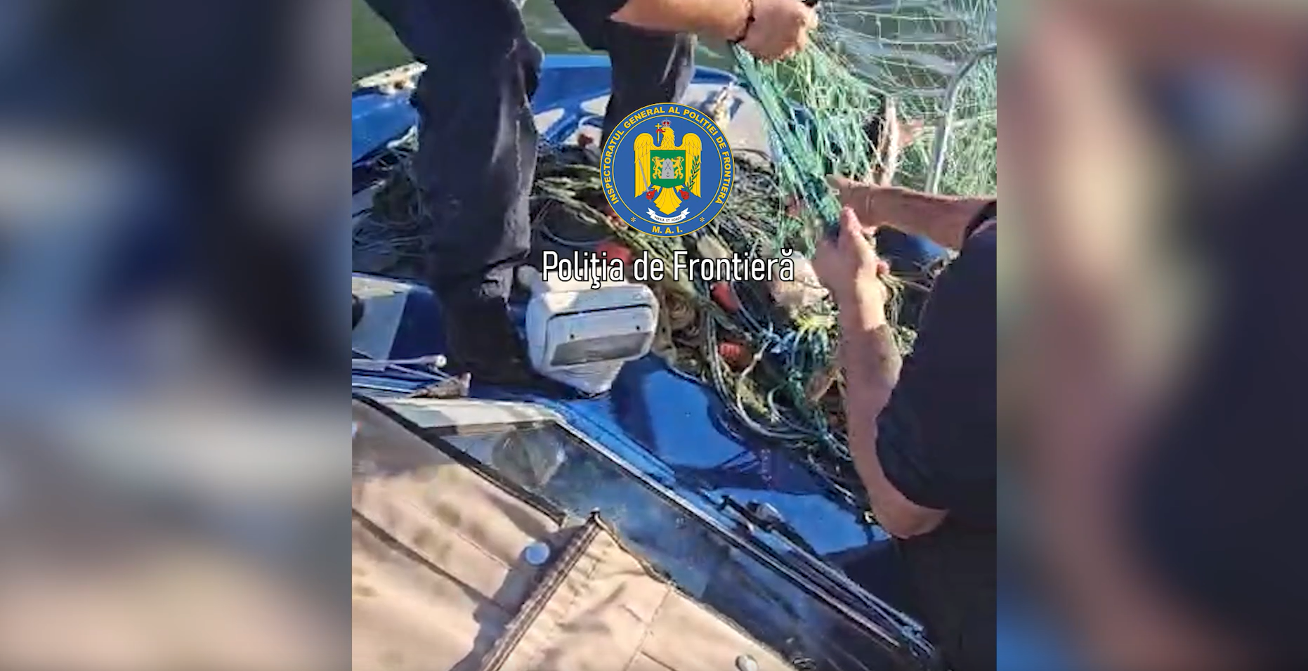 Ce a găsit Poliția de Frontieră în Marea Neagră. Au fost scoase din apă, aproape de țărm | VIDEO