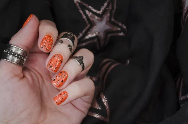 (P) Inspirație pentru o manichiură de Halloween care atrage toate privirile