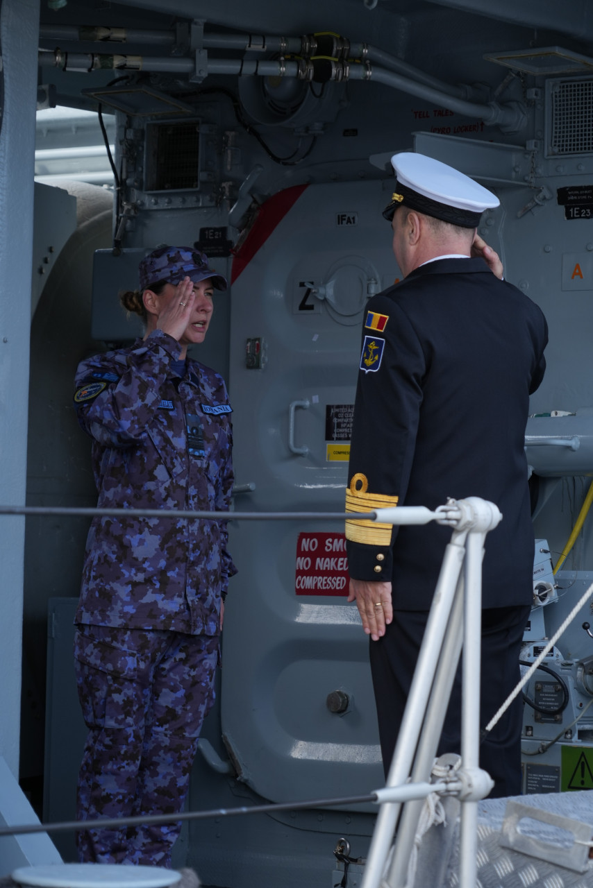 Vânător de mine cumpărat de la Marina Regală Britanică, pentru prima oară în Portul Constanța. Comandant este o femeie | FOTO