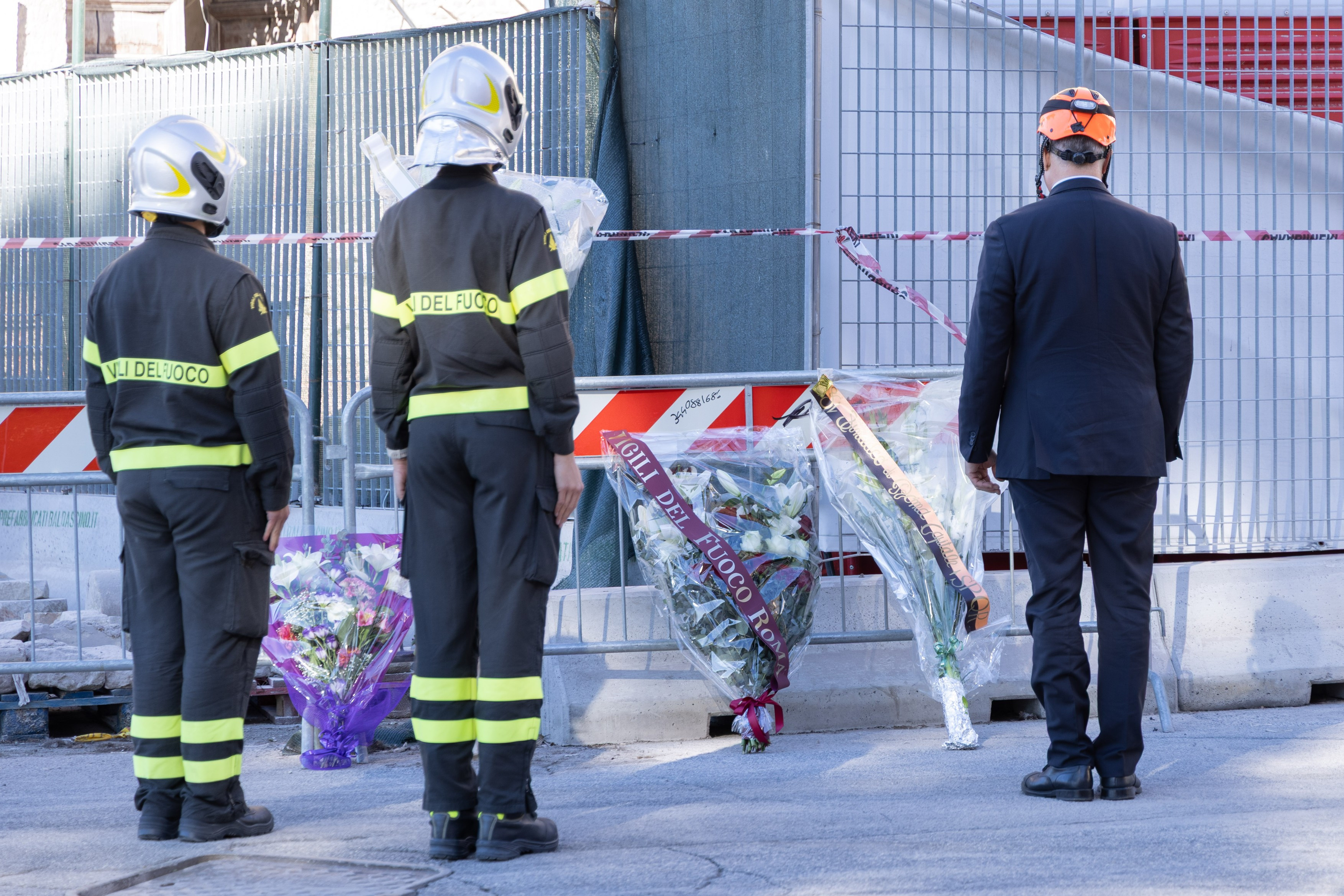 Roma declară zi de doliu în memoria muncitorului român mort sub dărâmături. Sindicatele au organizat un marș