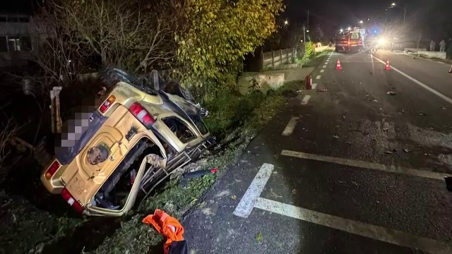 Polițist reținut după ce a urcat băut la volan și a provocat un accident mortal, în Maramureș. Un pasager e în stare critică