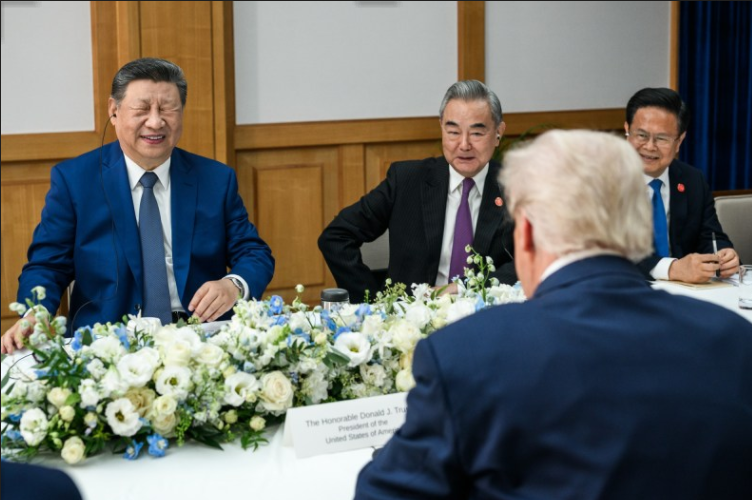 Xi Jinping nu râde niciodată în pozele oficiale. Casa Albă îl dezvăluie extrem de amuzat de ce i-a arătat Donald Trump