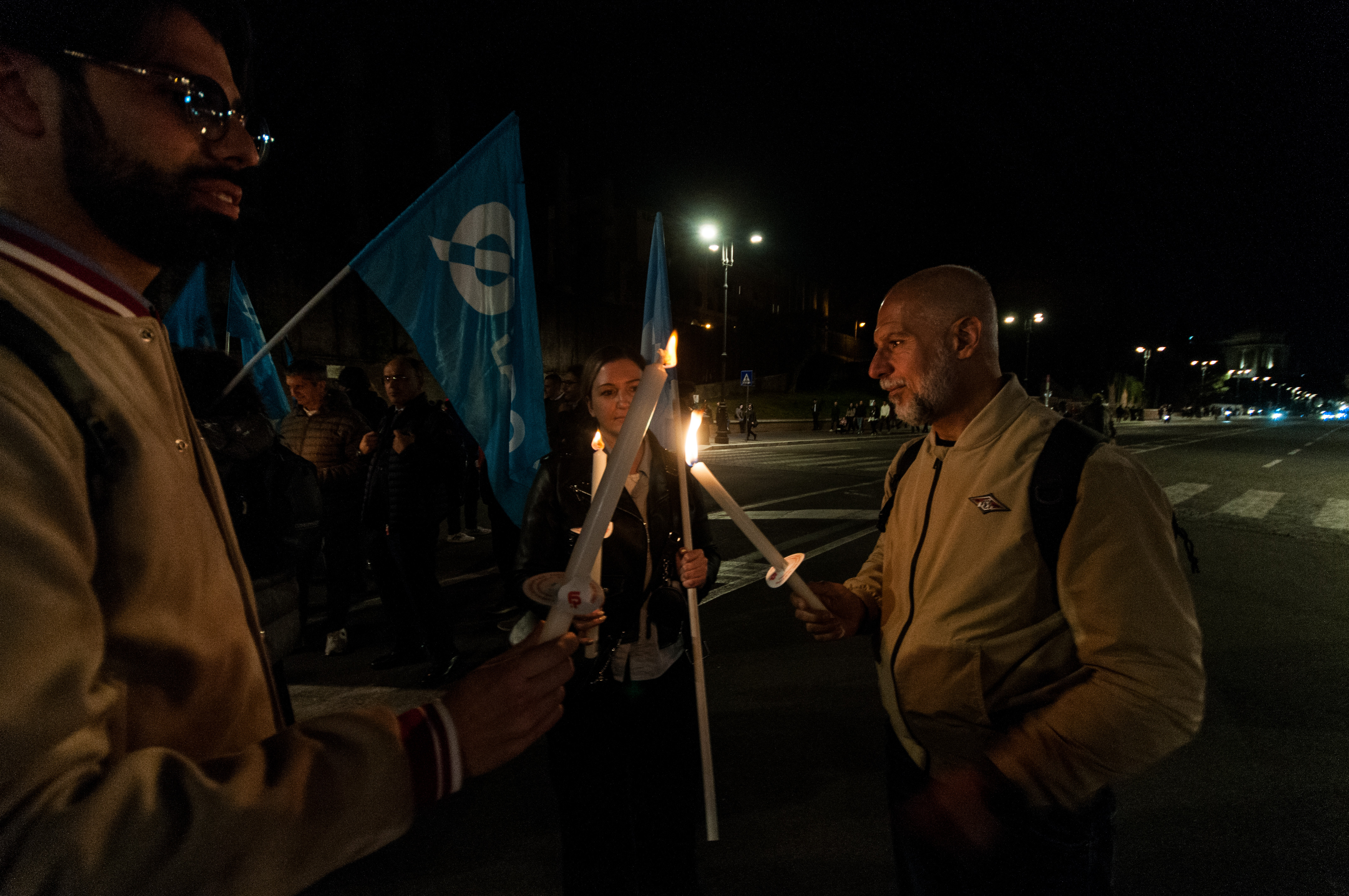 Roma, îndoliată după moartea muncitorului român Octavian Stroici. Sute de oameni au ieșit în stradă. FOTO