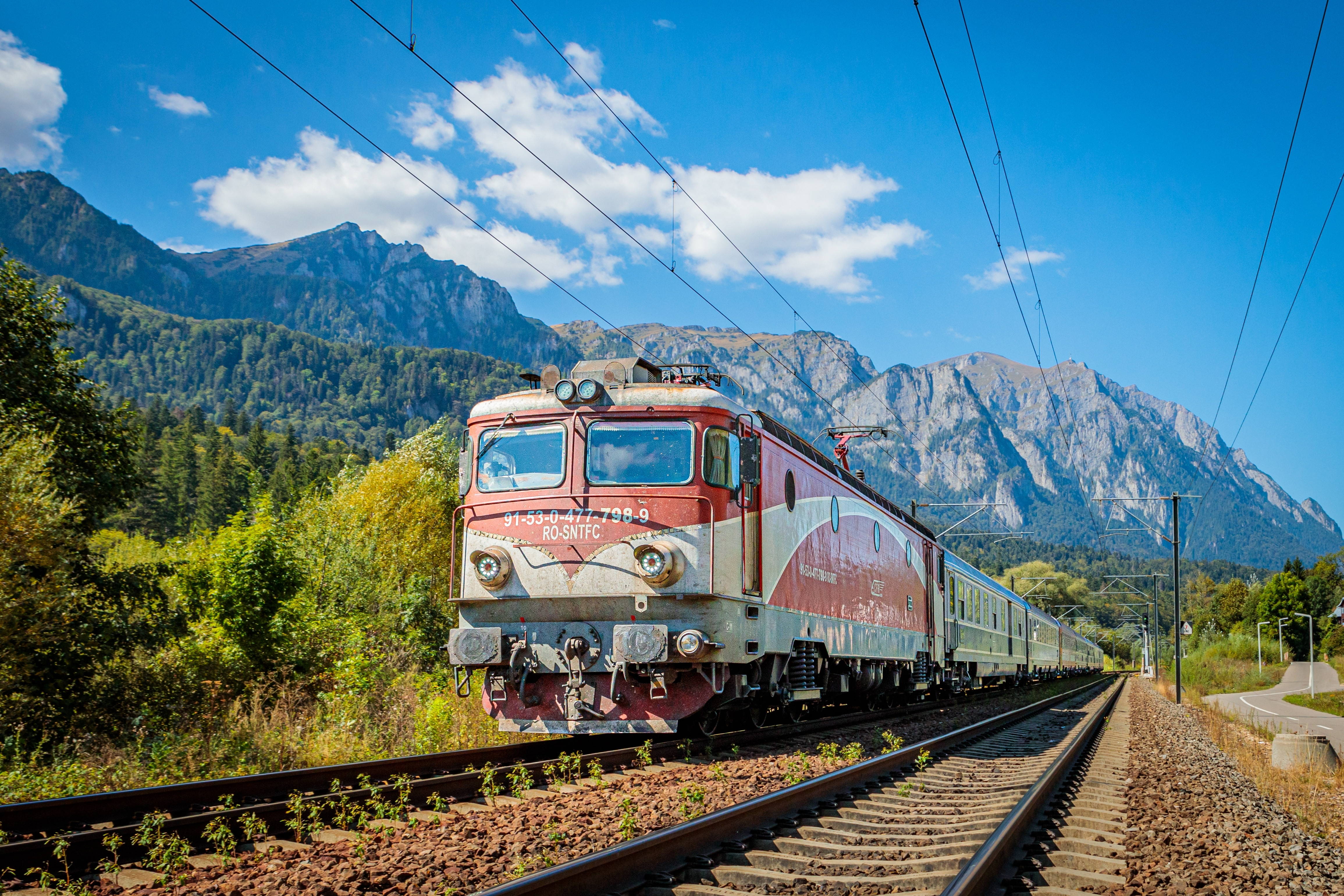 Ambasadorul Indiei în România a rămas blocat pe Valea Prahovei după ce trenul CFR în care se afla s-a stricat