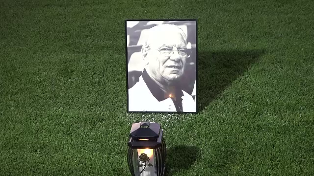 Moment emoționant pe stadionul din Oradea, după moartea marelui Emeric Ienei. „O țară întreagă e în doliu”