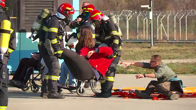 Autoritățile din Cluj au testat intervenția în cazul prăbușirii unui avion, cu morți și răniți „Trebuie să fim pregătiți”