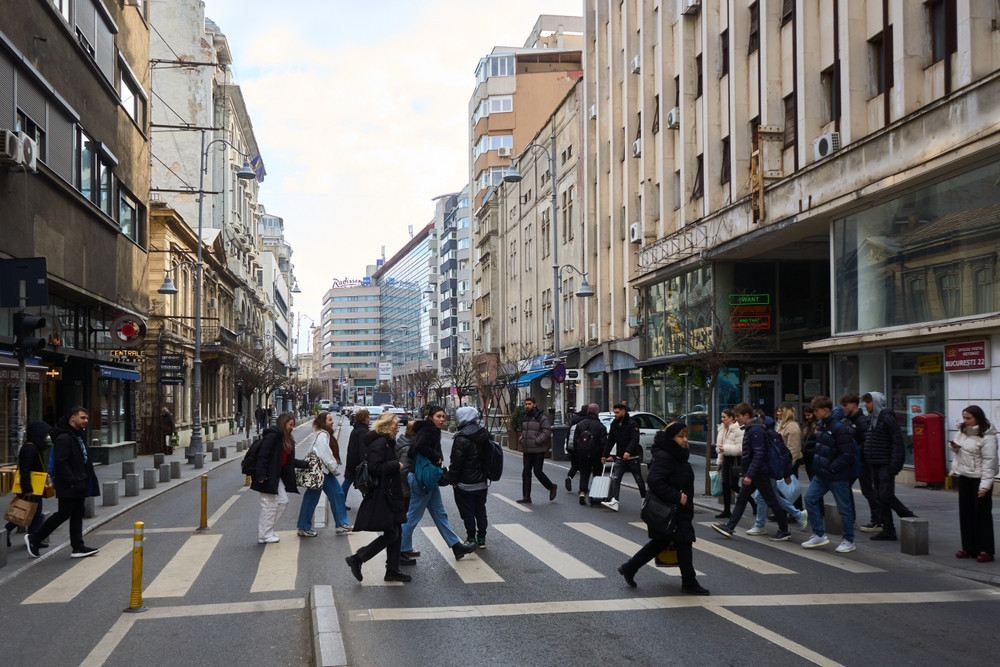 Încrederea în economia României se prăbușește: Indicatorul CFA scade cu 7,3 puncte. Leul, sub presiune în următorul an