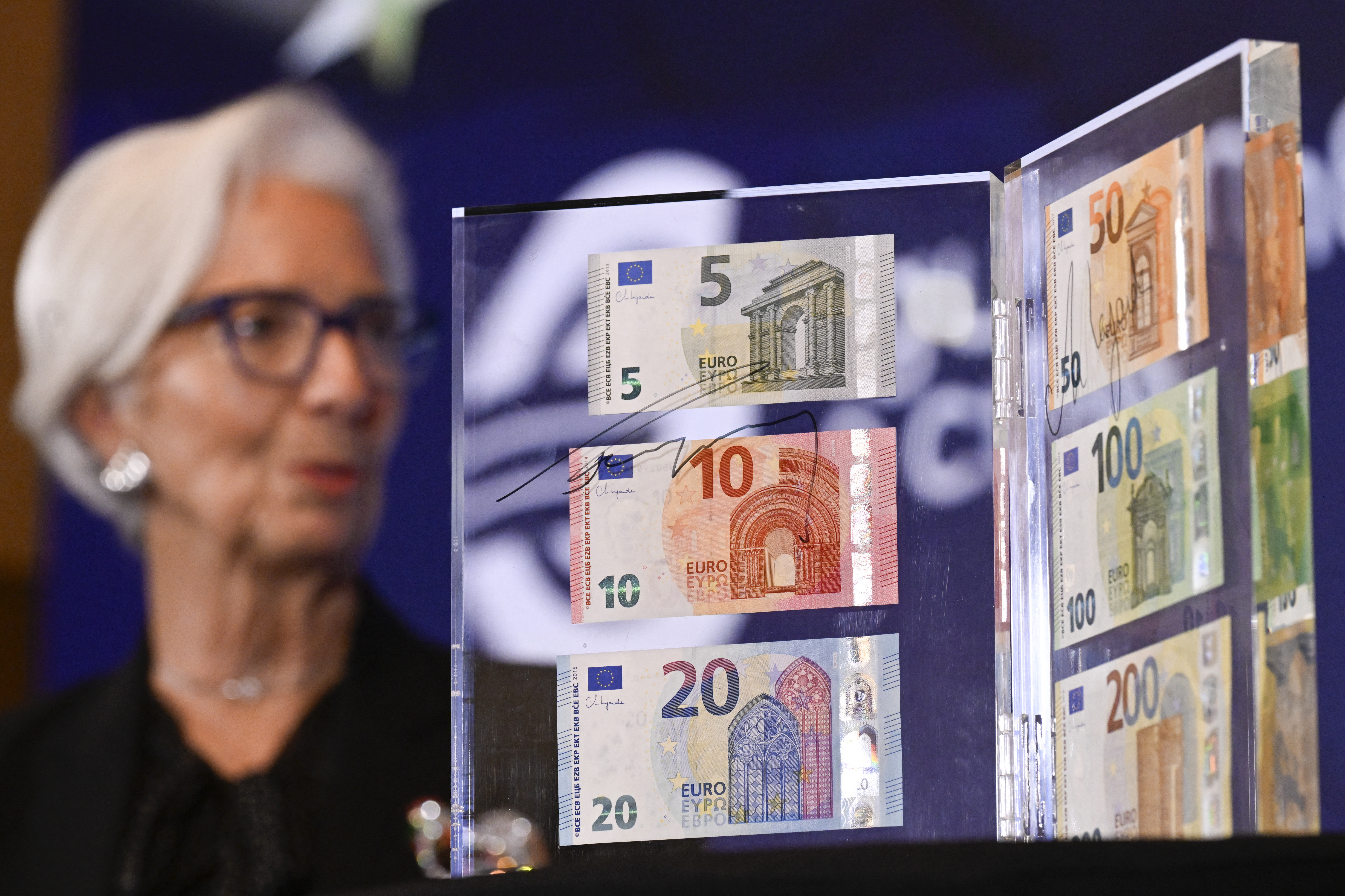 Cum vor arăta noile bancnote euro din Bulgaria. Au fost prezentate oficial. FOTO