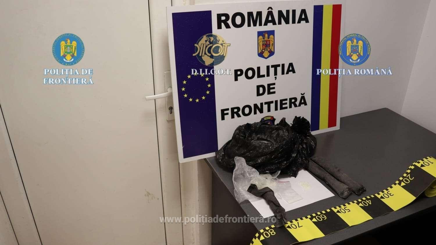Un șofer de 61 de ani a fost reținut la frontiera Calafat-Vidin după ce polițiștii s-au uitat ce are în sacii din portbagaj