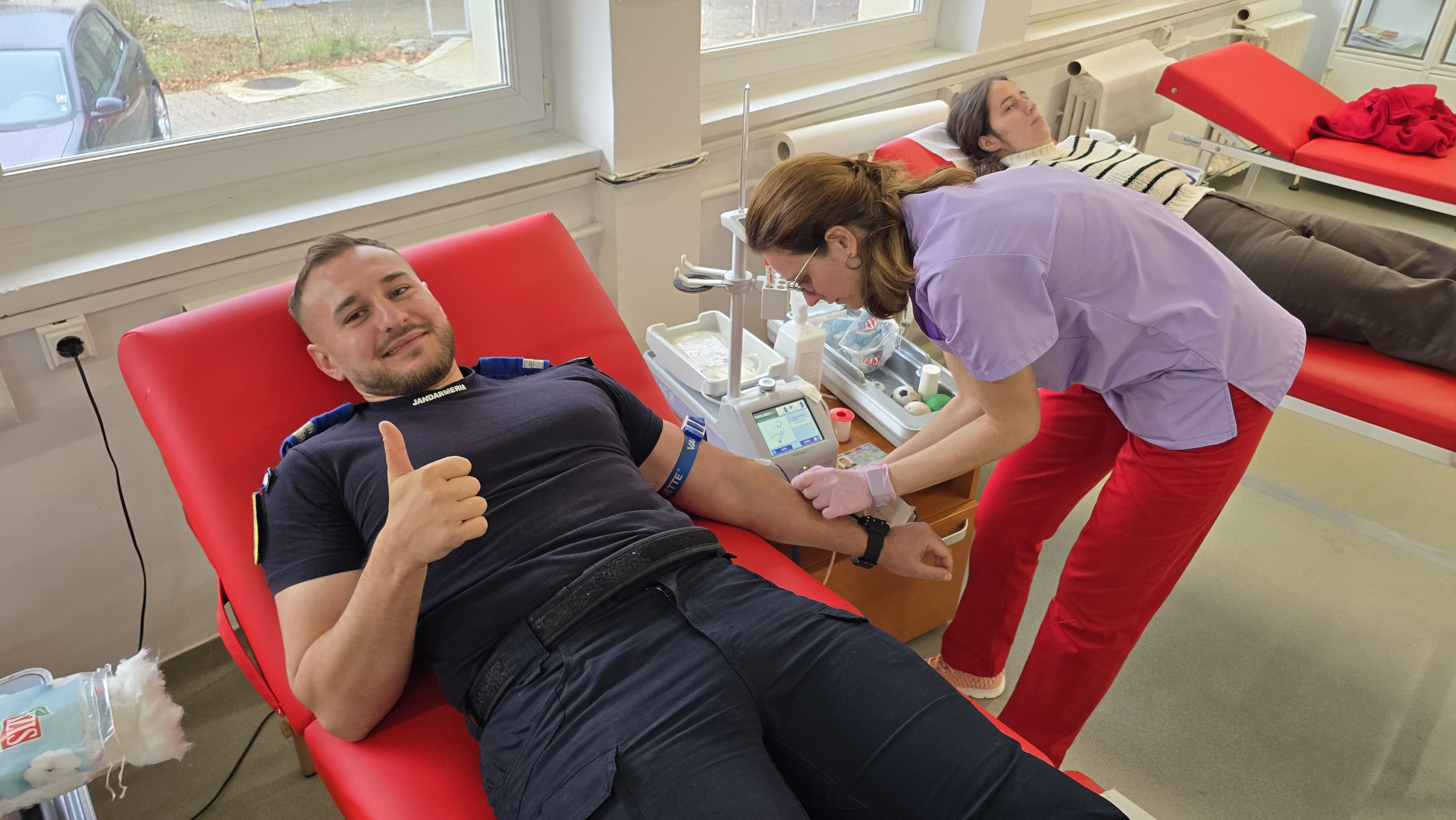 Jandarmii Grupării Mobile din Bacău, exemplu de solidaritate. Au donat sânge pentru a salva vieți și a sprijini comunitatea