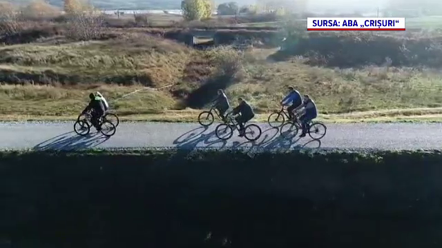 Primele piste pentru bicicliști din Bihor, inaugurate pe diguri. Traseul de 200 km va lega România de Ungaria