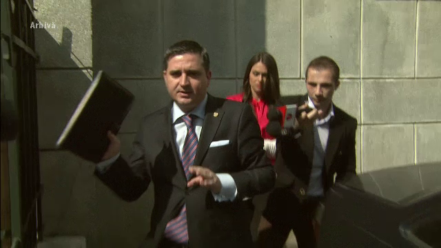 Interceptări în dosarul în care un fost senator PSD voia să-i dea 1 mil. euro șpagă ministrului Apărării. ”Dăm și la geantă”