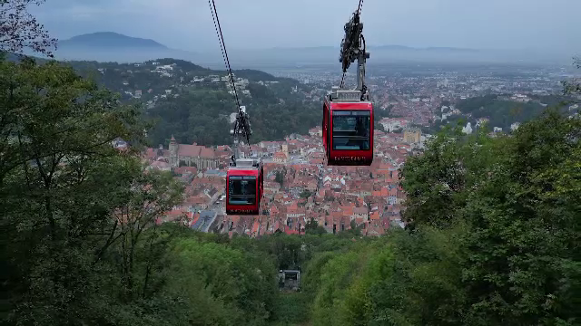 Pârtii modernizate și atracții noi. Stațiunile de schi din România se pregătesc pentru sezonul rece