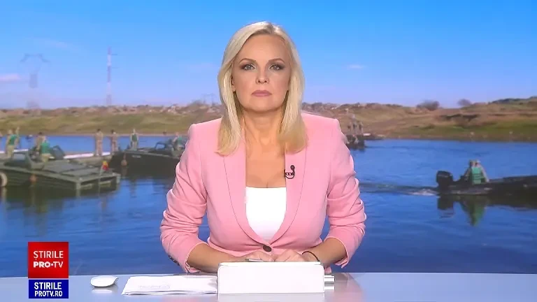 Militarii NATO au transformat râul Mureș într-un câmp de luptă. Un pod pentru tancuri, construit de soldați din trei țări