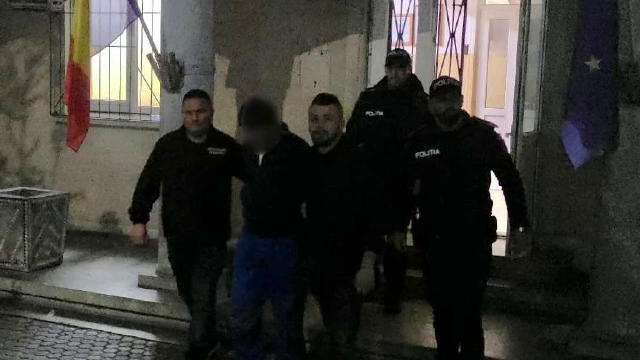 O tânără a fost urmărită, pipăită și lovită de un bărbat de 61 de ani, pe o stradă din Medgidia. Agresorul, arestat preventiv
