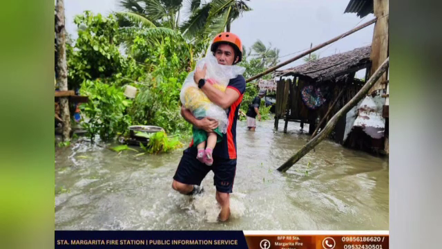 Peste un milion de oameni evacuați în Filipine din calea super-taifunului Fung-wong. Două persoane au murit deja