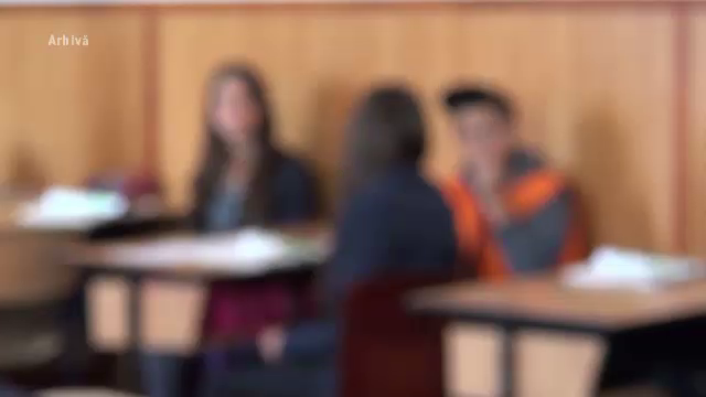 O elevă a fost rănită după ce un coleg a adus o armă de tip airsoft la un liceu din Cluj-Napoca