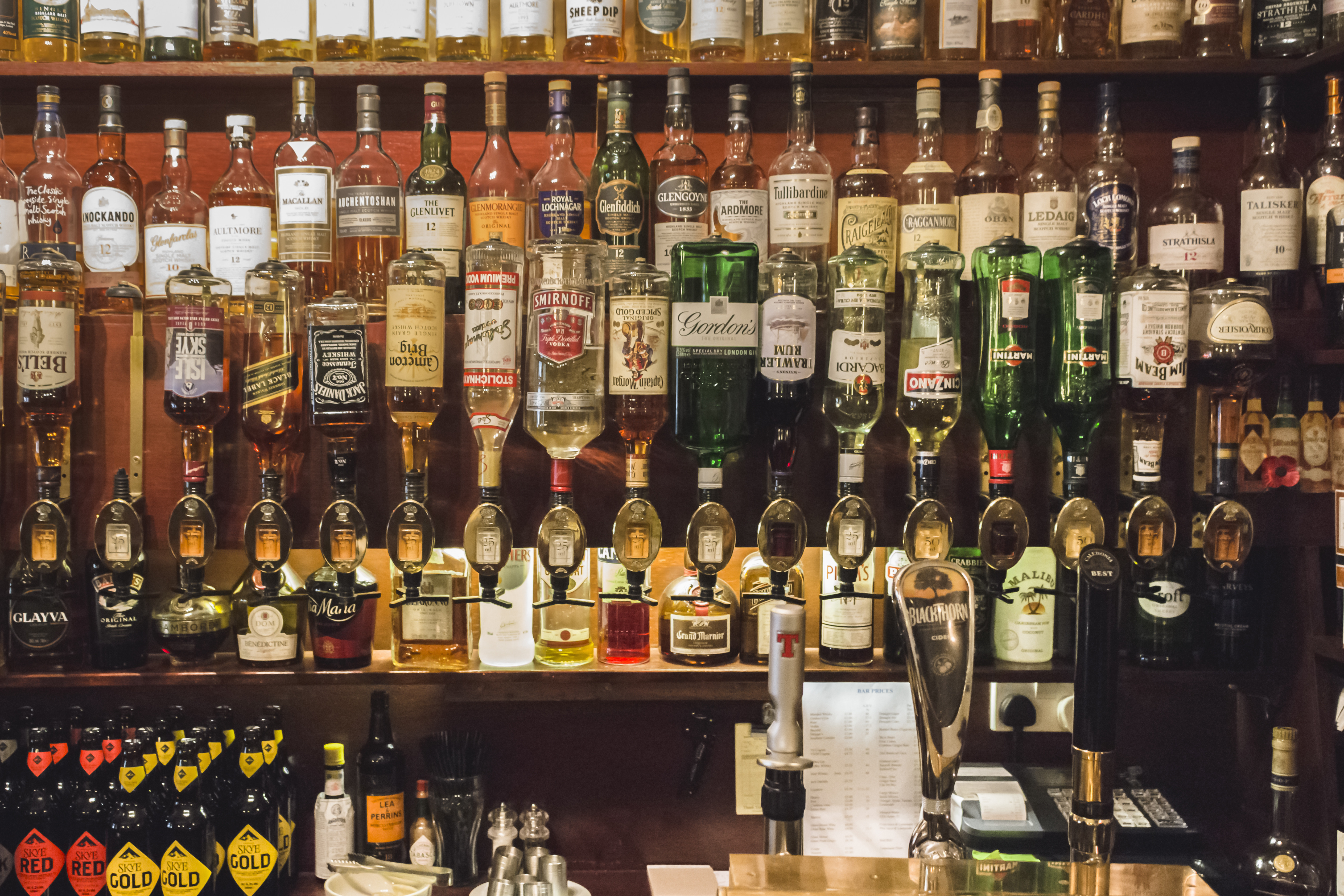 Producătorii de băuturi spirtoase le-au „sugerat” autorităților o „reformă” a accizei pentru băuturile alcoolice