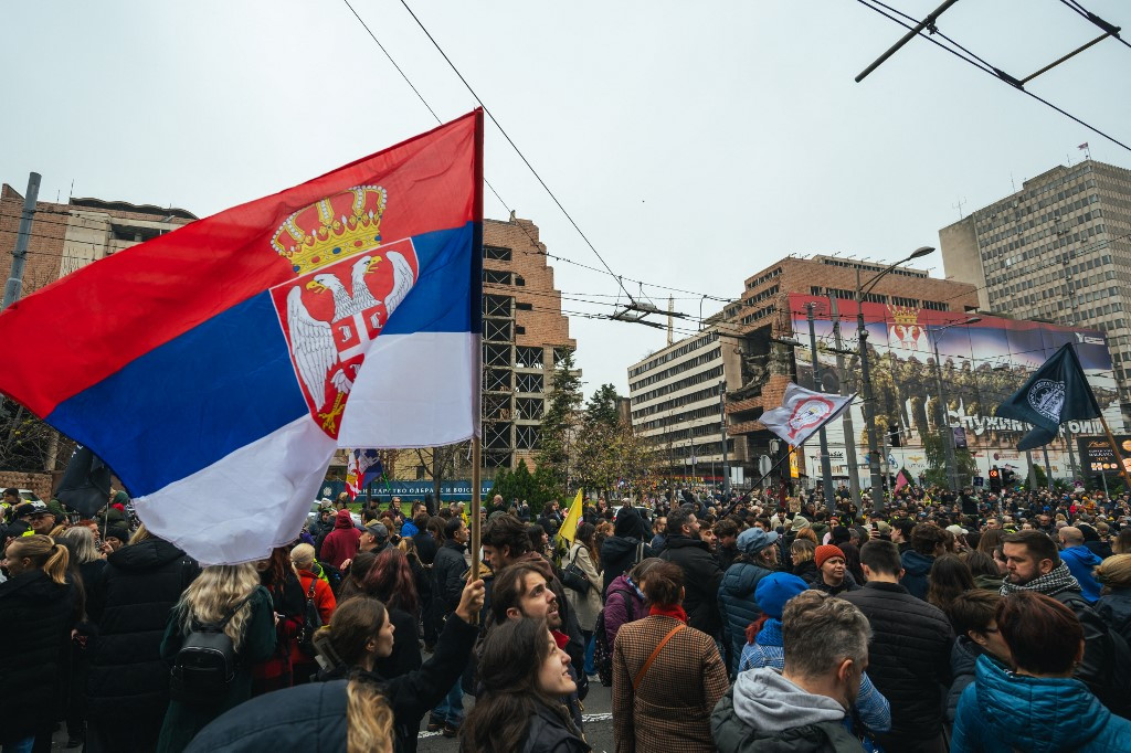 Proteste masive în Serbia față de legea care accelerează dezvoltarea proiectului lui Jared Kushner, ginerele lui Trump