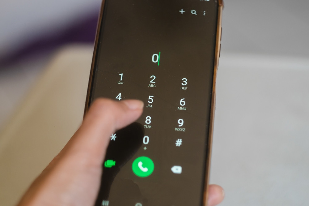 Veste bună pentru românii din străinătate. Ei vor putea să sune acasă fără costuri suplimentare